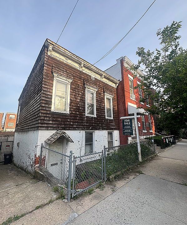 1st image of 2521 46th St