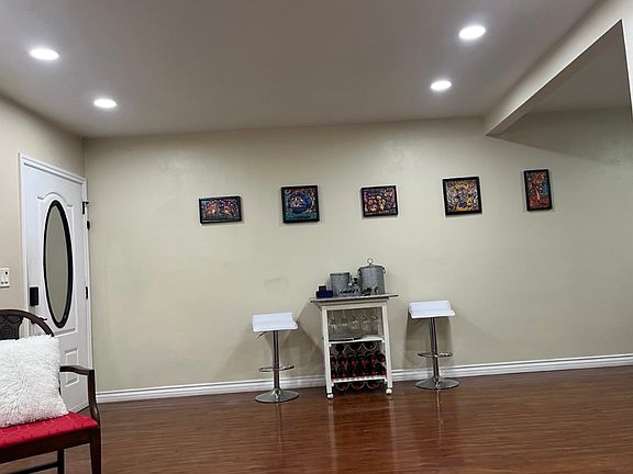3rd image of 337 Santa Mariana Ave