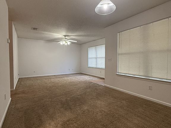4th image of 702 Meadowbrook Dr #11421024