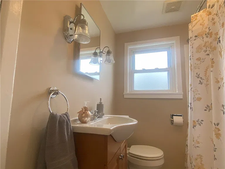 1025 Logan Rd — Photo 16
