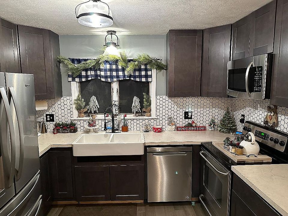 40 Penn Ave, Revloc, PA 15948 Zillow