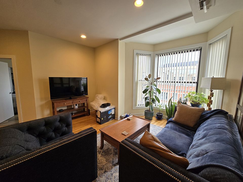 1st image of 605 W Belmont Ave APT 203