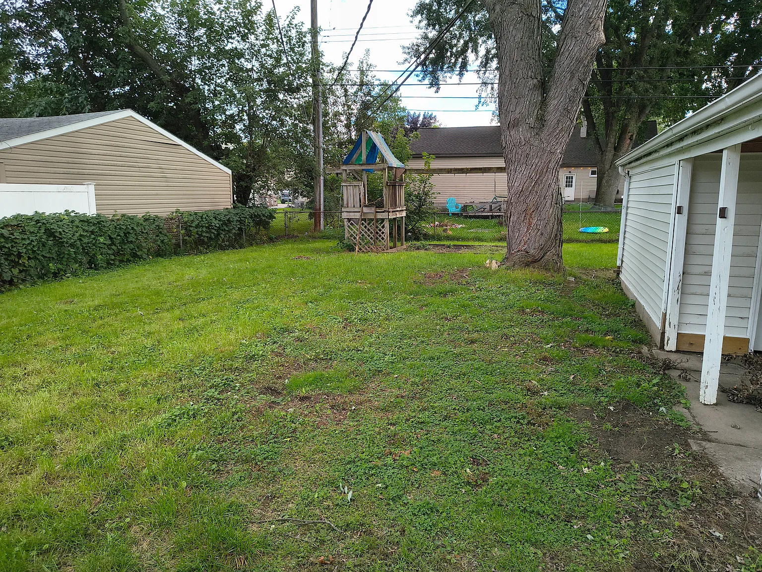 3 bed, 1.5 bath, 1100 sqft, $1,625 — Photo 3