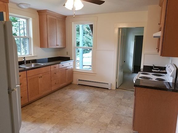 4th image of 54 Ash St