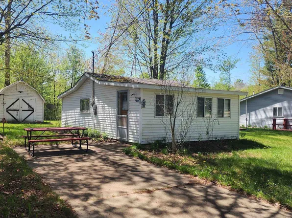 4226 Southwood Dr, Harrison, MI 48625