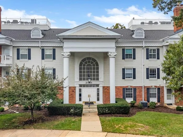 2335 Manor Grove Dr APT 11, Chesterfield, MO 63017