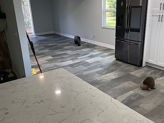 2nd image of 2120 Kingswood Ct