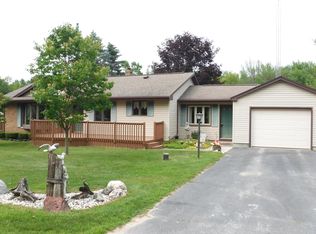 2747 Fricke Dr, Manitowoc, WI 54220