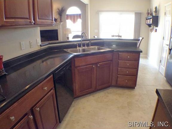 Lots of Counte Space