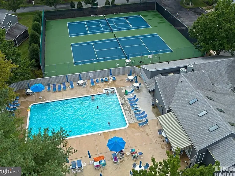 3300 Sanibel Cir #3301 — Photo 15
