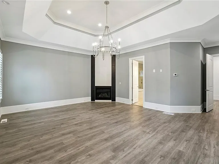 3750 Robinson Rd NE — Photo 32