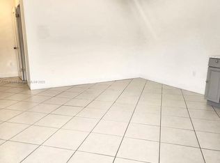 62 W 44th St #A, Hialeah, FL 33012