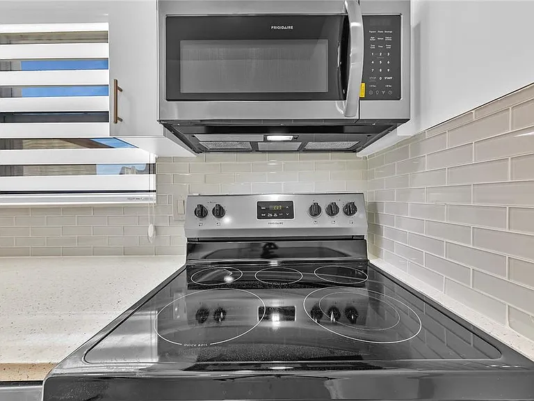 5122 NE 19th Ave #3 — Photo 7