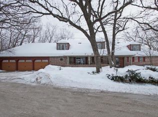 7 Overholt Pass, Edina, MN 55439