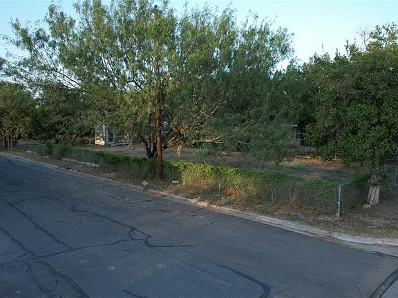 4th image of 714 W Hawk Ave