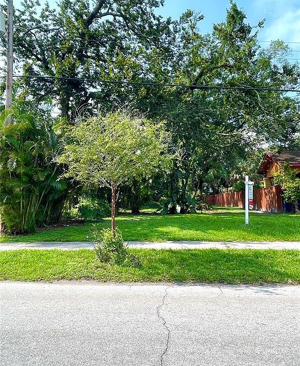 1st image of 808 W RIVER HEIGHTS AVENUE
