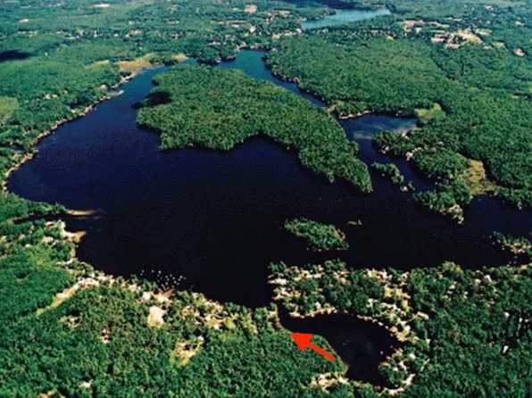 19 Whitneys Grove Road, Derry, NH 03038