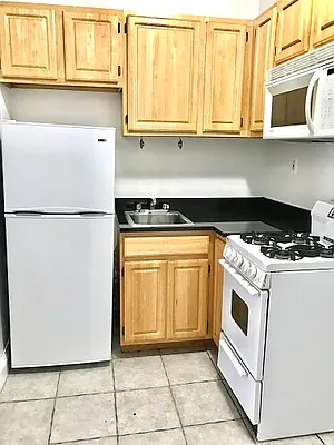 Rented by City Connections Realty | media 8