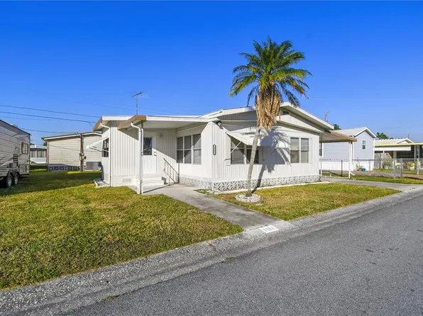 1111 49th Avenue Dr W, Bradenton, FL 34207