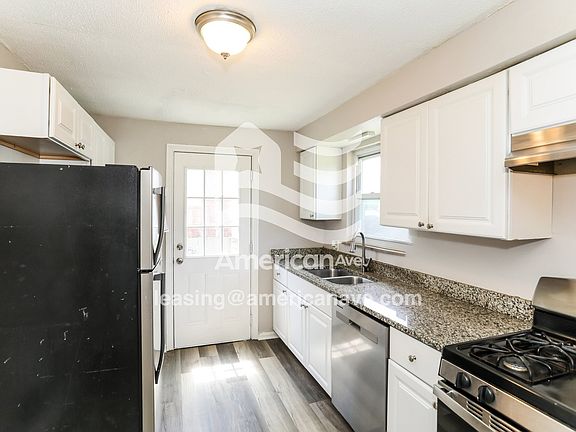 619606_005_kitchen_5.jpg
