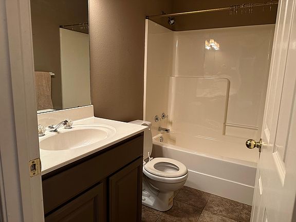 4th image of 204 Shale Creek Trl