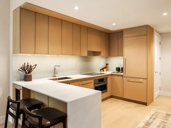 24-01 Queens Plaza North image 5 of 22