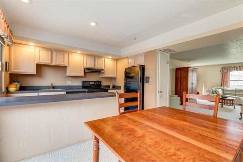 1st image of 2128 Cottingham Dr