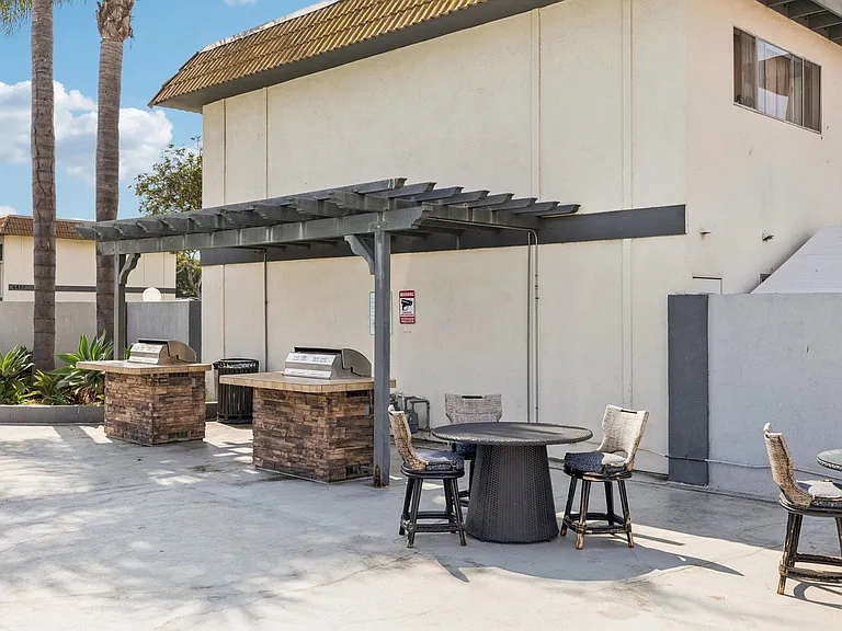Ocean Villas Apartments — Photo 6