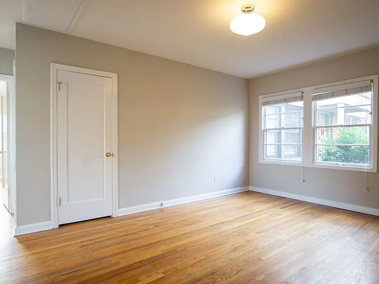 1946 NW Lovejoy St #3 — Photo 3