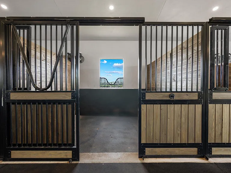 16175 Deer Path Ln — Photo 18