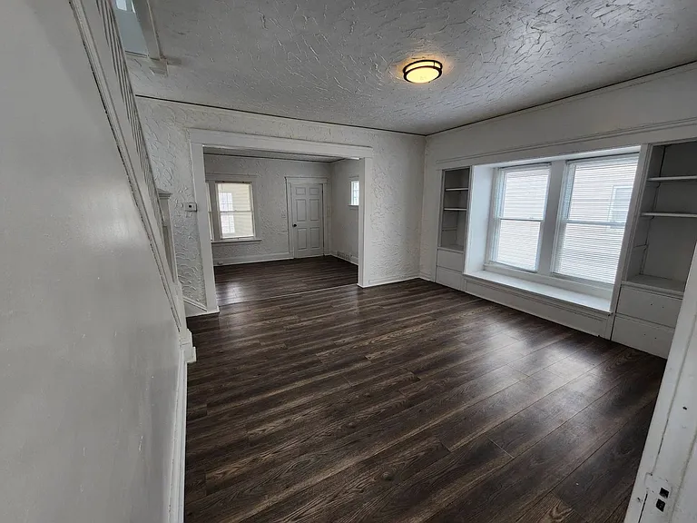 13900 Potomac Ave — Photo 16