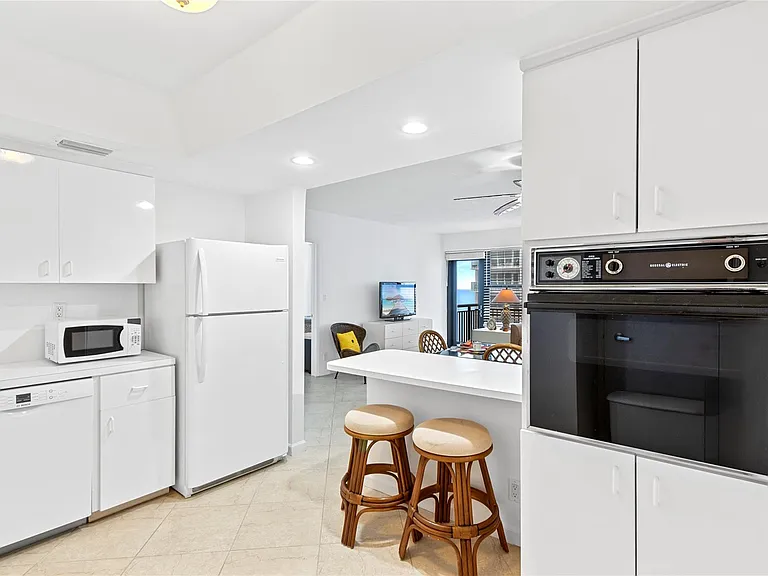 3800 Galt Ocean Dr #1108 — Photo 12