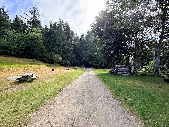 5th image of 185 Kaleva Rd