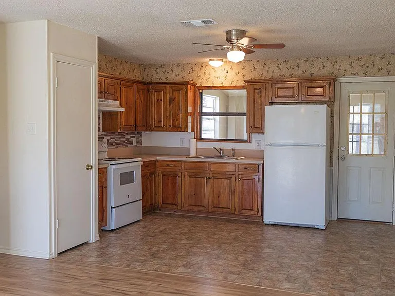 571 Vz County Road 3211 — Photo 2