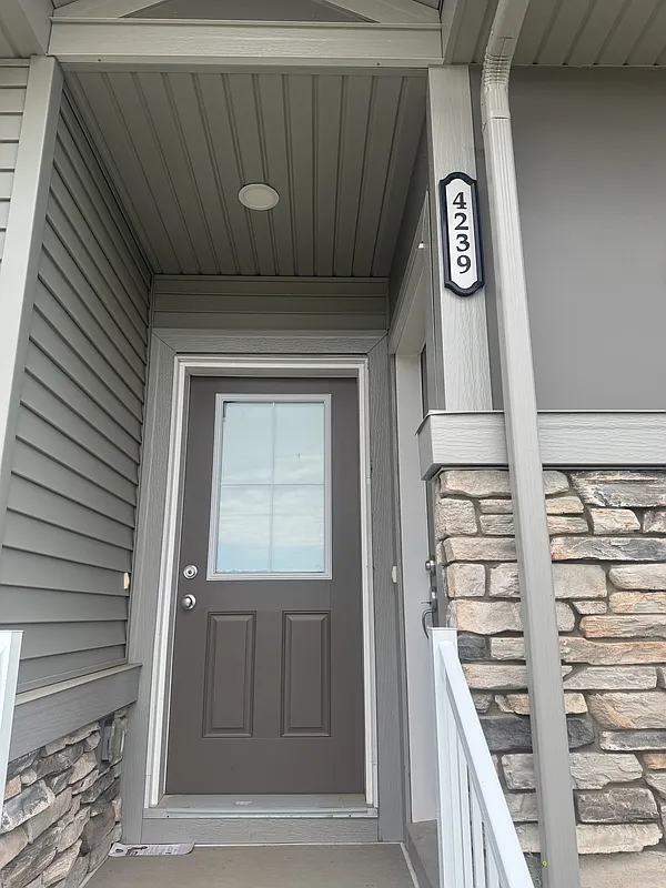 1 bed, 1.0 bath, $900 — Photo 2