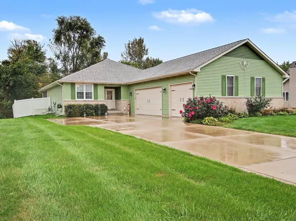 726 Cinnamon Teal Ct, Hobart, IN 46342