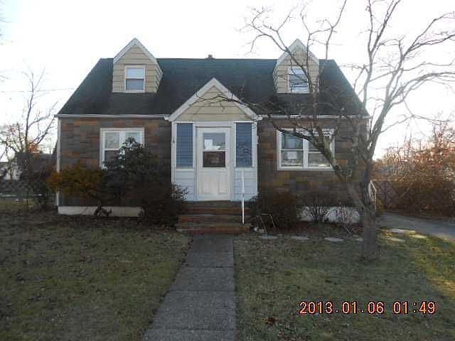 1st image of 3 Riverdale Ave