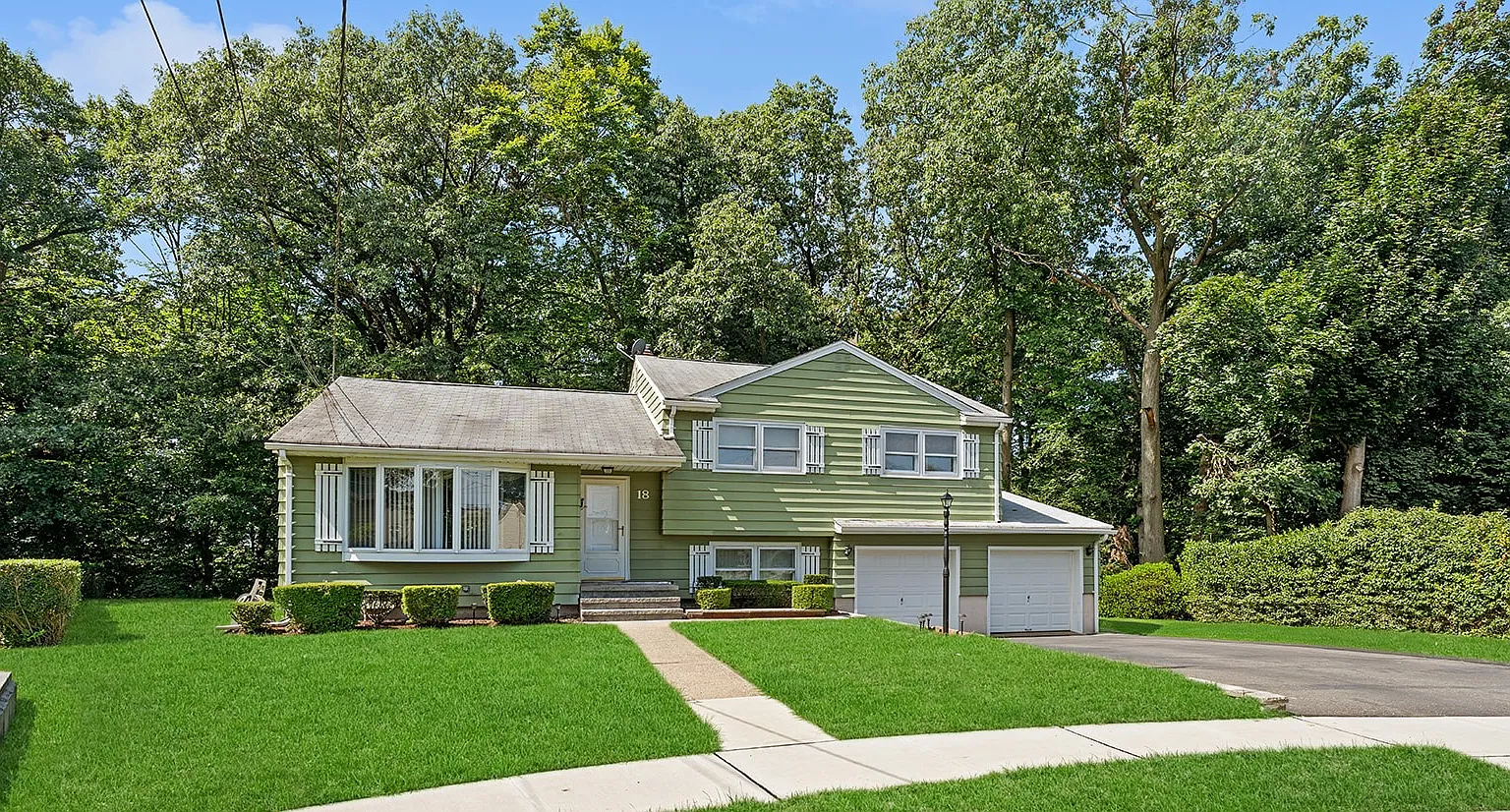 3 bed, 2.5 bath, $4,500 — Photo 2