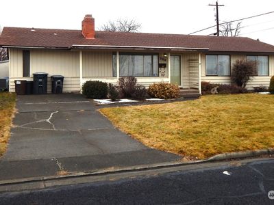 268 N Earl Road, Moses Lake, WA, 98837