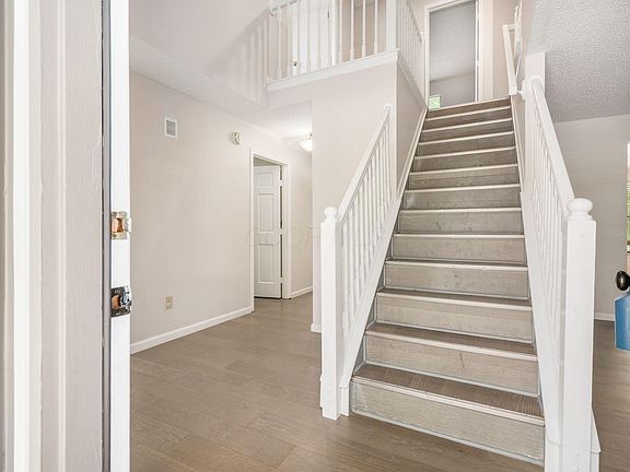 3rd image of 510 Beaverbrook Dr