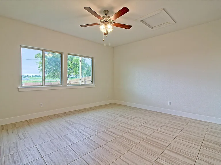 555 White Steppe Way — Photo 13