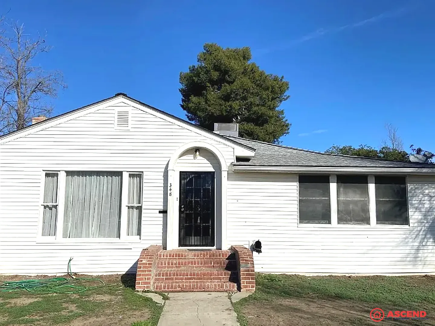 Spacious 3BD/2.5BA Home in Coalinga ! — Photo 1