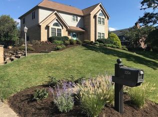 2204 Hassinger Ln, Glenshaw, PA 15116