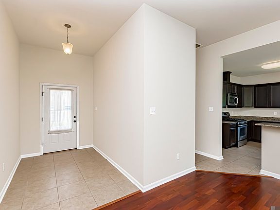 2nd image of 1521 S Sanctuary Ave