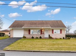 812 Cedar Crest Dr, Lebanon, PA 17046