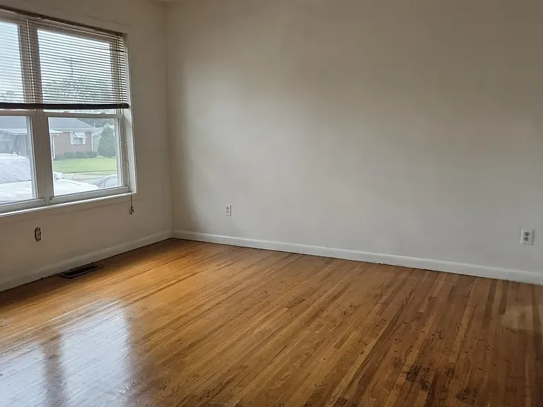 1021 Saint Martins Ave — Photo 19