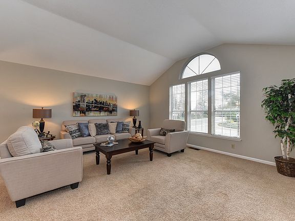 4th image of 8497 Rolling Creek Way