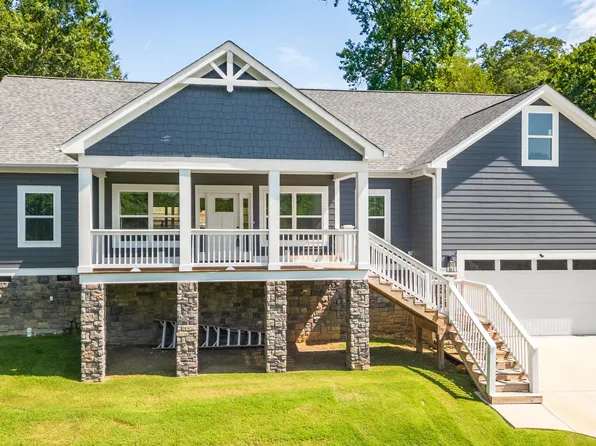 1215 Lee Pike, Soddy Daisy, TN 37379