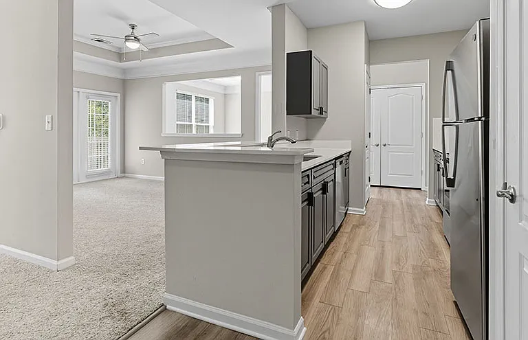 Summit Ridge Apartments — Photo 14