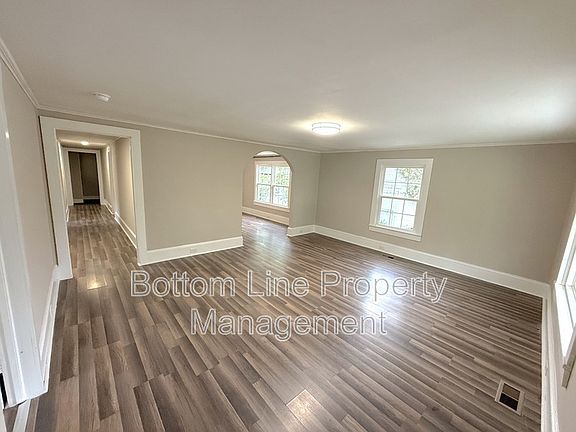 2nd image of 1429 W Horah St